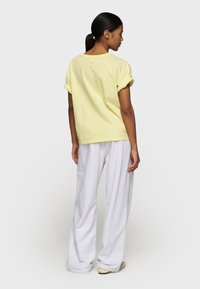 10DAYS THICK LOGO - T-shirts print - pastel yellow