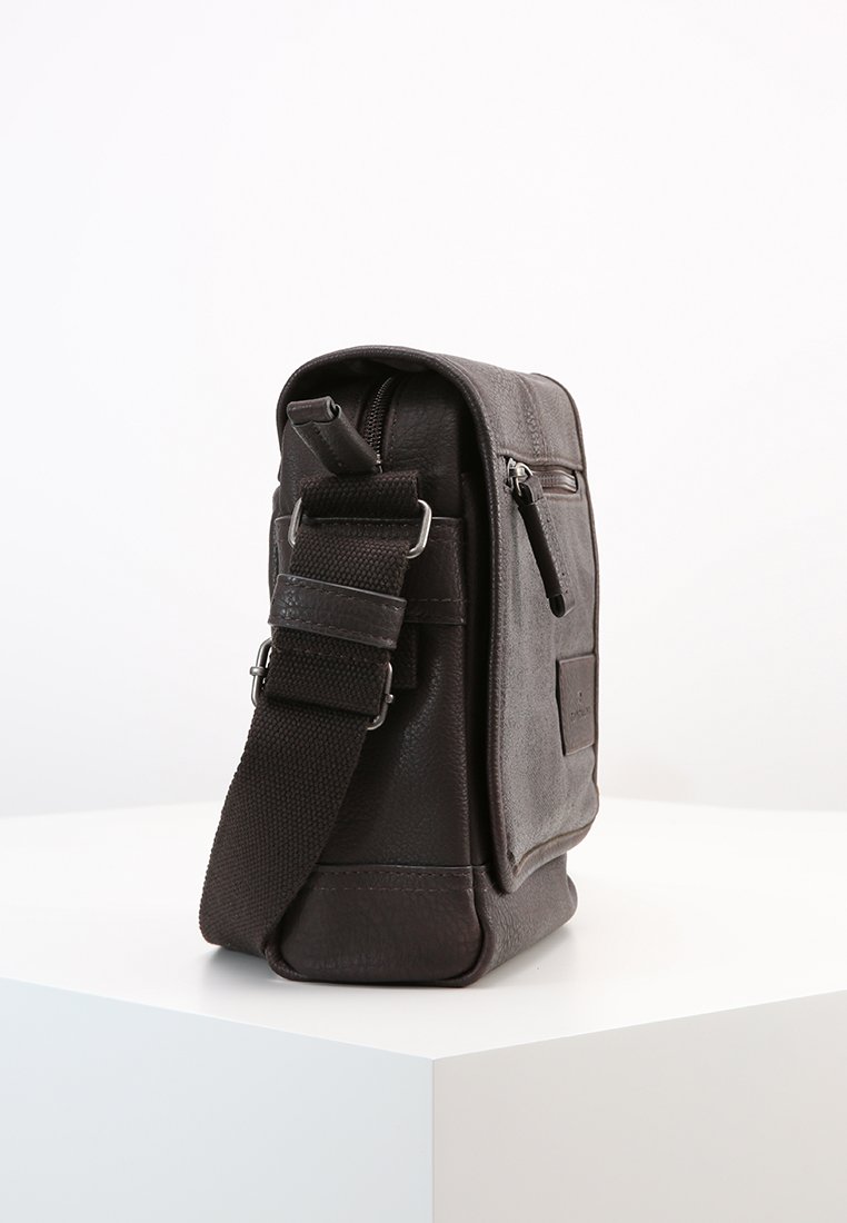 TOM TAILOR BRYAN Skulderveske brown Zalando.no TOM TAILOR BRYAN Skulderveske black Zalando.no