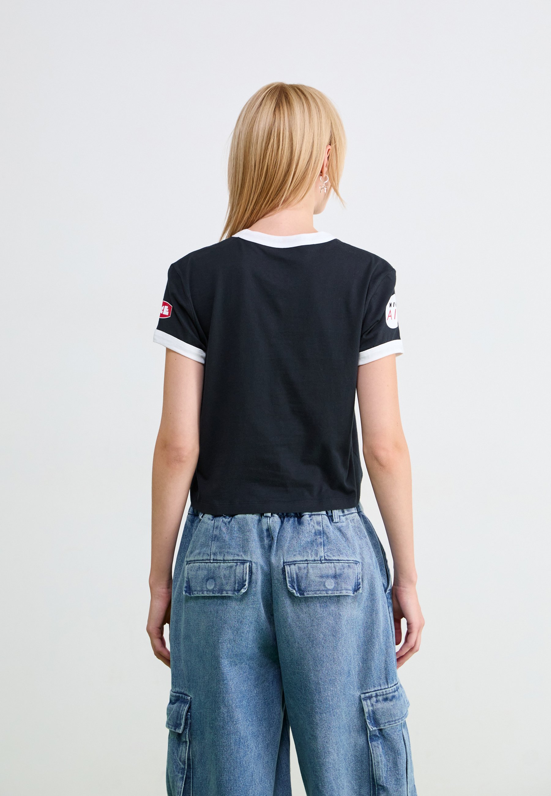 売れ筋商品|||ナイキ Tシャツ レディース トップス CLUB TEE MOTO - Print T-shirt - black Nike Club Moto cropped t-shirt in black | ASOS