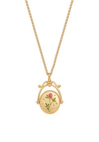 Gouden hangersketting met een ovale medaillon met een bloemmotief, roze bloem met groene bladeren, omringd door decoratieve accenten en parels.
