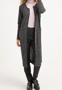 QS Strickjacke - black