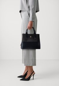 Tommy Hilfiger JACQUARD SATCHEL - Kabelka - black