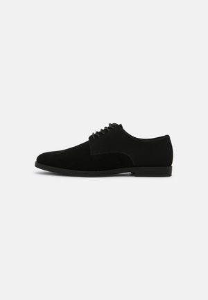 Pier One, Derbies - black