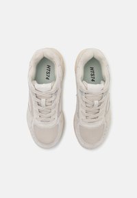 HI-TEC HTS74 SHADOW UNISEX mleczny