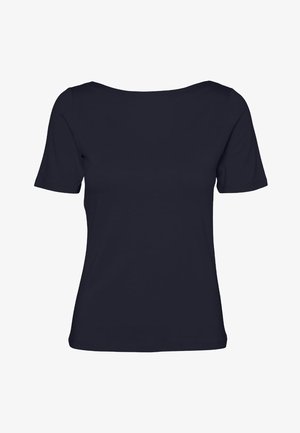 Must naiste läikiv lühikeste varrukatega T-särk laia paadikaelusega, valgel taustal.