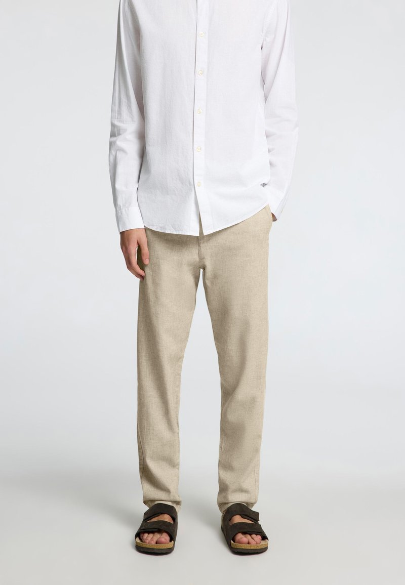 Selected Homme SLH BRODY NOOS - Chino stiliaus kelnės - vetiver