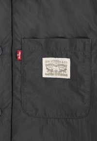 Levi's® REVERSIBLE QUILTED SHACKET - Talvitakki - pirate black