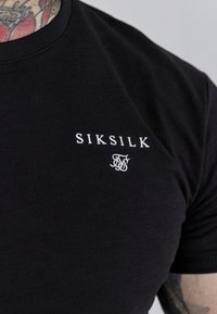 SIKSILK - T-shirt basic