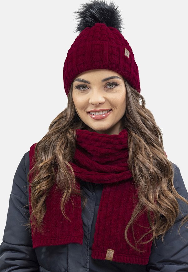 7015 BEANIE AND SCARF SET - Schal - maroon