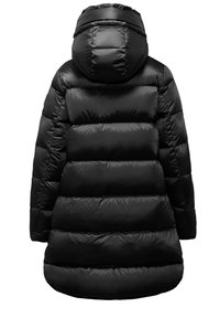 Cappotto imbottito nero con cappuccio, caratterizzato da un design a trapunta, texture lucida e lunghezza lunga. Tasche laterali con zip sul giubbotto.
