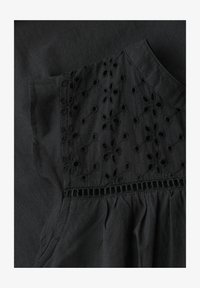 Sélectionné, black