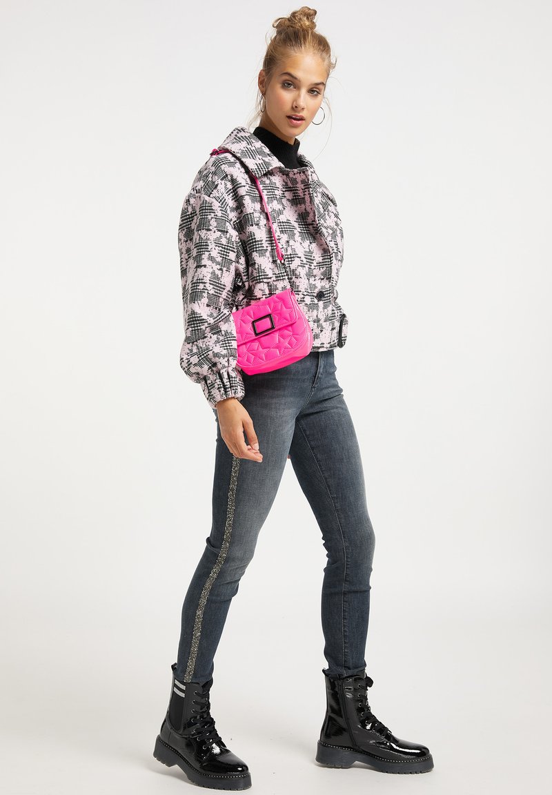 Damen Handtaschen | myMo Umhängetasche neon pink/pink - SA59614 Damen Handtaschen | myMo Umhängetasche neon pink/pink - SA59614