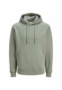 Grågrøn hoodie med snoretræk i hætten, front kangaroo-lomme, ribbede manchetter og kant. Har hvid tekst "JAC & JONES" på brystet.