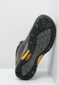 Keen REVEL III - Hikingschuh - magnet/tawny olive