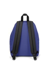 Mochila de tela azul con correas ajustables negras, un asa en la parte superior y forma redondeada. Presenta una textura suave y sin patrones visibles.