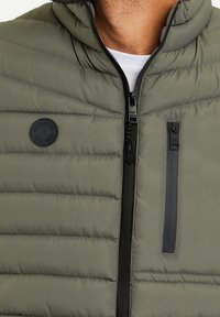 Threadbare Veste sans manches - green