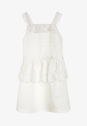 Robe blanche avec un corsage texturé orné de motifs floraux, bretelles ajustables et ourlet à volants en étages. Motif détaillé sur l'ensemble.