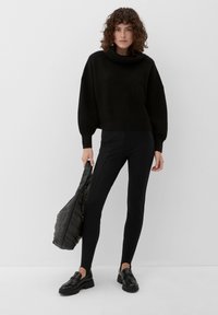s.Oliver MIT FUSSSCHLAUFE - Legging - schwarz