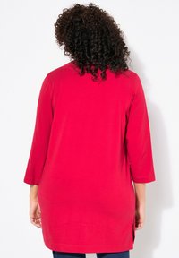 Ulla Popken V-AUSSCHNITT 3/4-ARM - Langarmshirt - ruby red