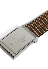 Wovený pásek s černým základem, zdobený oranžovými a krémovými pruhy. Kovová spona s vygravírovaným logem, plochý a obdélníkový tvar.