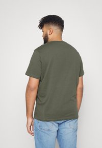 Pier One 5 PACK - T-shirt básica - dark blue/bordeaux/olive