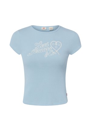 Hellblaues kurzärmeliges Strickoberteil mit rundem Ausschnitt und weißem "Levi Strauss & Co." Text sowie Herzmotiv auf der Vorderseite.