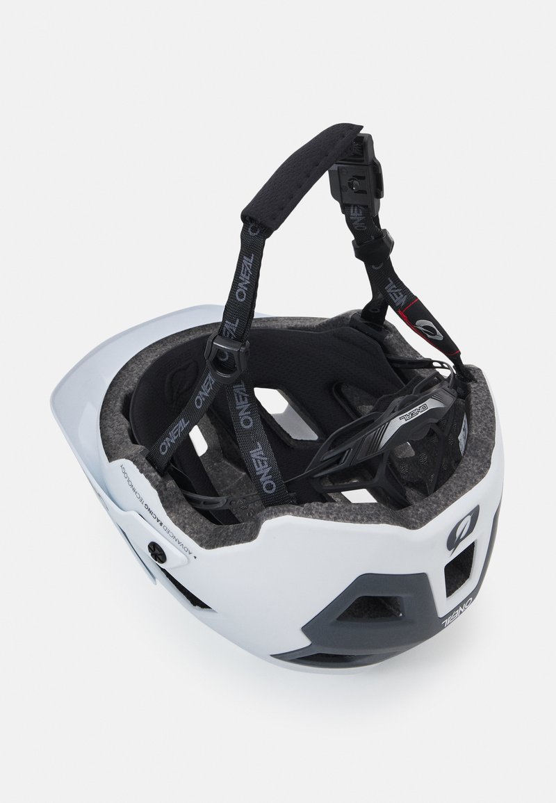 Herren Bälle & Schläger | O'Neal DEFENDER HELMET SOLID Helm white/gray/weiß - WN57817 Herren Bälle & Schläger | O'Neal DEFENDER HELMET SOLID Helm white/gray/weiß - WN57817