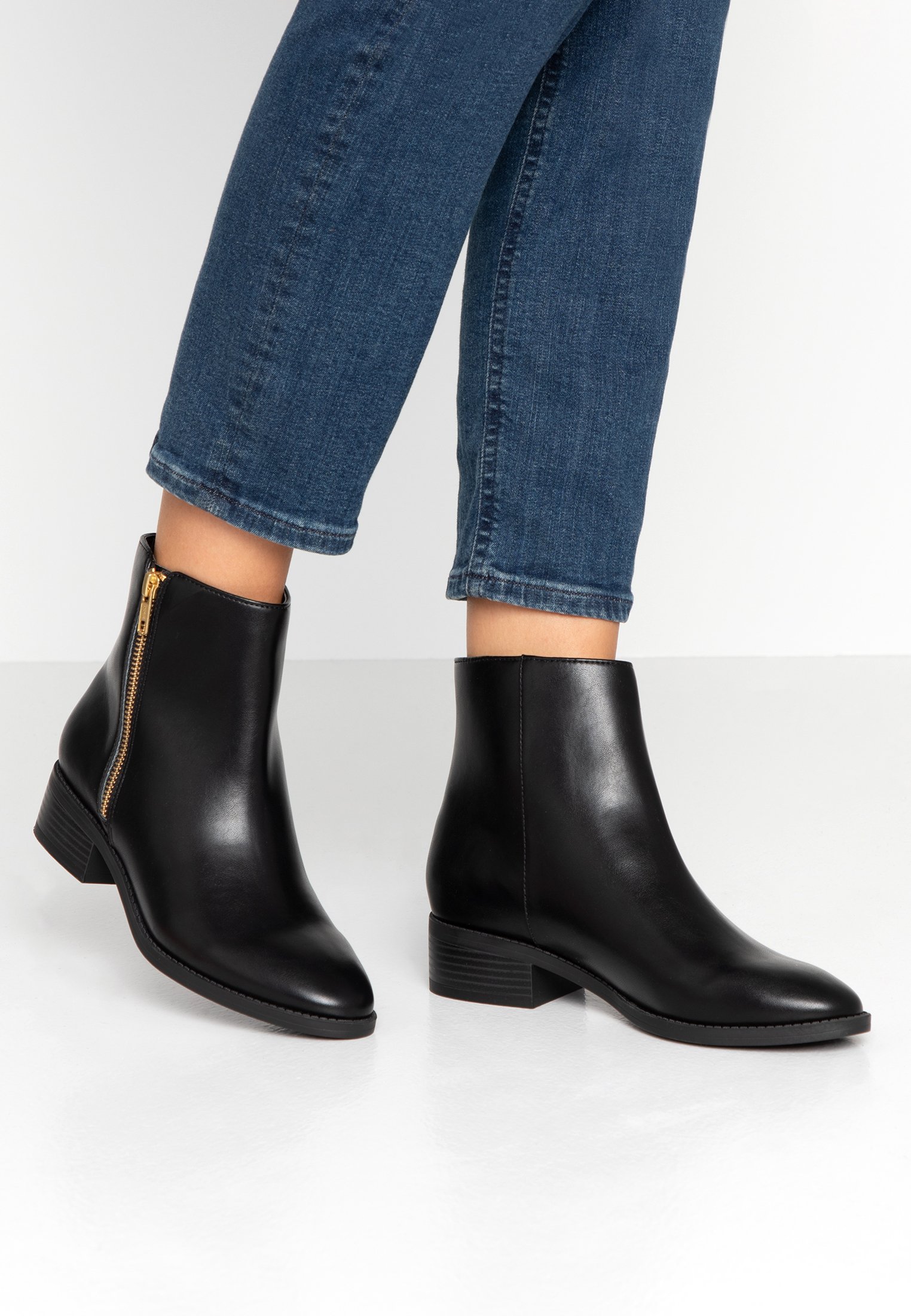 Matt & Nat LIMAN VEGAN Korte laarzen blackZwart Matt & Nat DEA VEGAN Korte laarzen blackZwart Zalando.nl