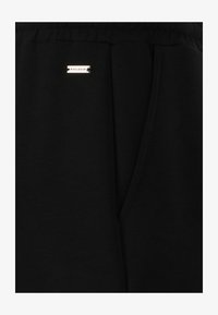 Niet geselecteerd, black