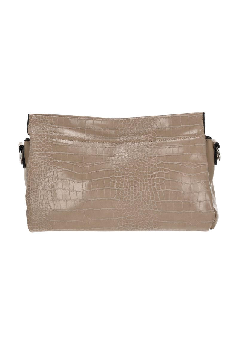 Bolso de mano de cuero beige con textura de cocodrilo, que presenta un diseño minimalista y un cierre superior sencillo. Forma rectangular plana sin herrajes.