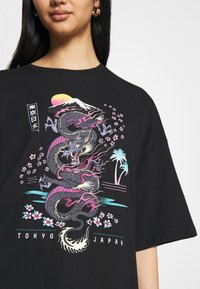 Even&Odd T-shirts med print - black