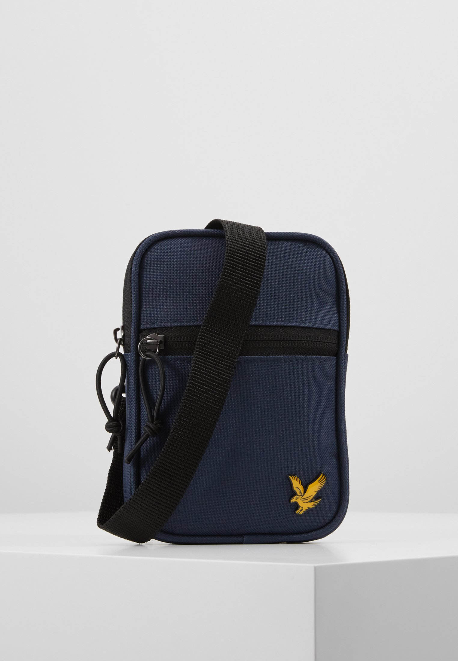Lyle & Scott MINI MESSENGER Axelremsväska navy Zalando.se Lyle & Scott MINI MESSENGER Axelremsväska navy Zalando.se