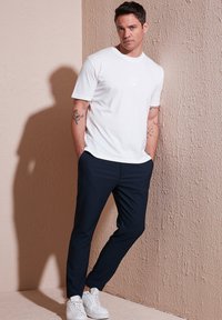 Buratti Treniņtērpa apakšdaļas - dark blue