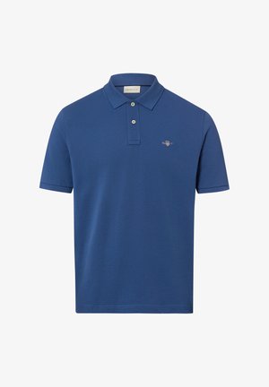 Blauw polohemd met korte mouwen, voorzien van een knoopsluiting met twee knopen en een klein geborduurd logo op de linkerborst.