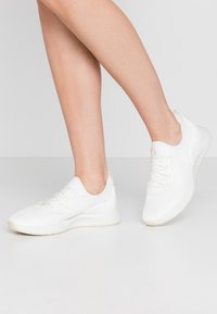 Tamaris Fashletics Trainers - white