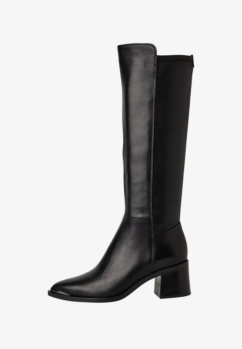 Bottes montantes en cuir noir avec un bout carré, un talon carré et des détails de couture latéraux ; texture lisse et accents de matériel minimaux.