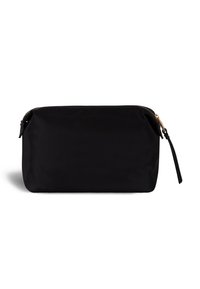 Trousse de maquillage en nylon noir avec fermeture éclair, dotée d'une poignée pour le poignet et d'une texture lisse. Forme rectangulaire simple, sans motifs visibles.