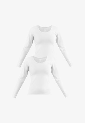 Langärmlige weiße Hemden aus leichtem Stoff mit rundem Ausschnitt und tailliertem Schnitt, in einem gestapelten Arrangement präsentiert.