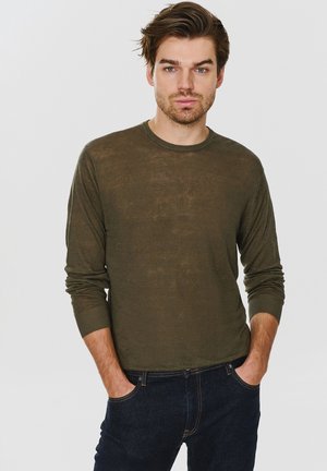 - Sweter