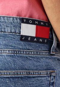 Tommy Jeans RYAN STRAIGHT - Slim fit jeans - denim medium