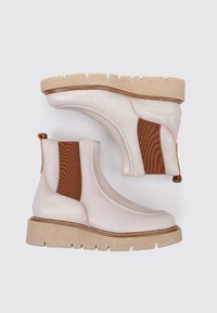 Sandra Fontán BADULES - Botines de cuña - beige