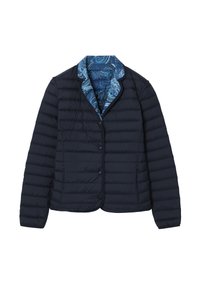 Doudoune bleu marine avec un design matelassé, dotée d'une doublure intérieure à motif cachemire bleu et de fermetures à boutons-pression sur le devant.