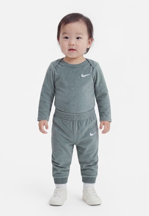 Nike Sportswear SET - Træningsbukser - mica green