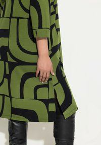 Ulla Popken GEOMETRIC - Denn�í šaty - ebony