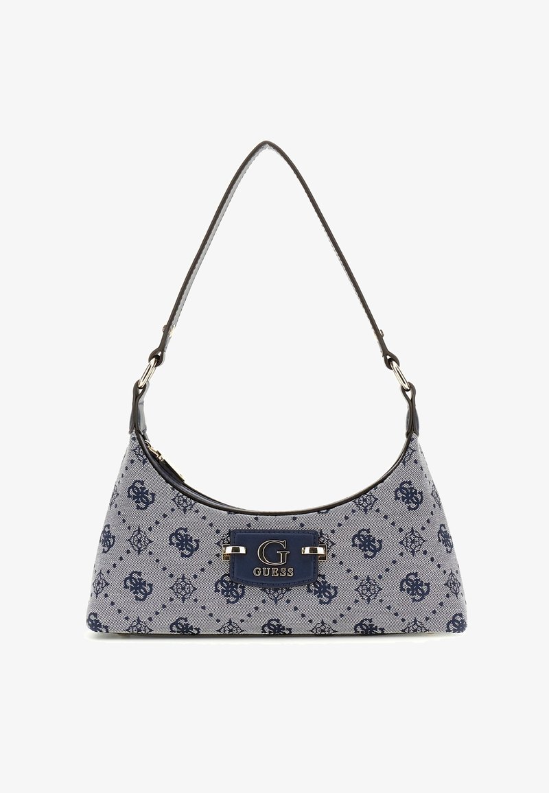 Sac à main Guess bleu et gris avec motif imprimé, plaque logo métallique rectangulaire et une sangle d'épaule sombre unique.