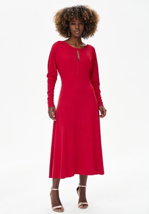 - Sukienka dzianinowa