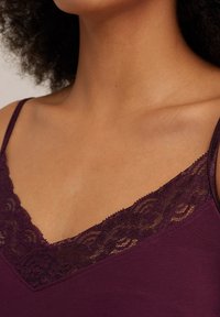 WE Fashion SINGLET - Topp - violet