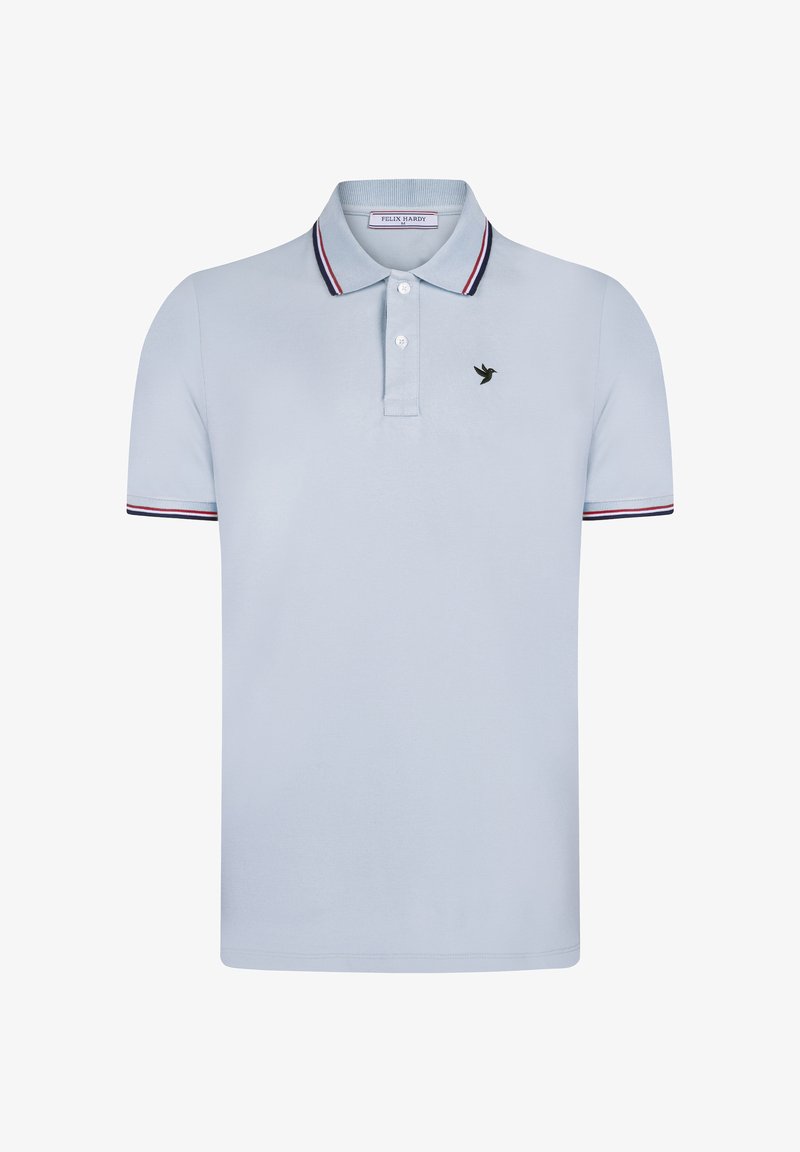 Polo bleu clair à manches courtes avec deux boutons blancs, col et bords de manches rayés, et petit logo noir d'oiseau sur la poitrine.