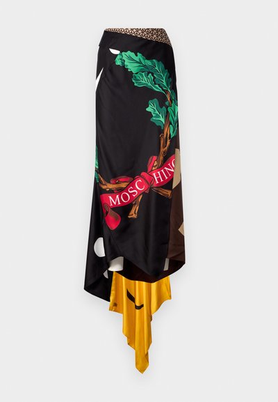 Jupe asymétrique noire avec des motifs audacieux verts et rouges, dotée d'une taille marron et d'un ourlet contrastant jaune. Tissu lisse et texturé.