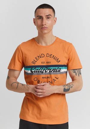 BHADAMUS - T-shirts print - dusty orange
